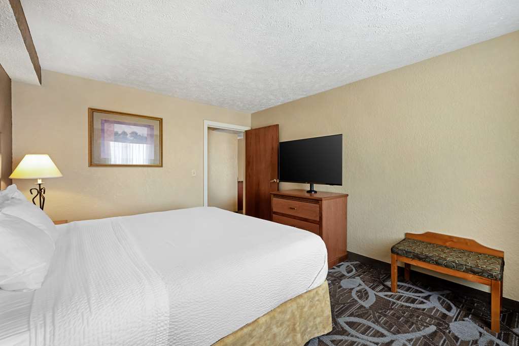 Best Western Plus Mid Nebraska Inn & Suites - photo 36
