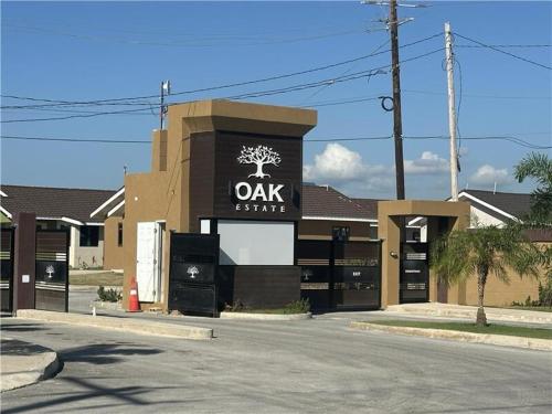 Oak Bliss Oak Estate — Portmore — photo 2