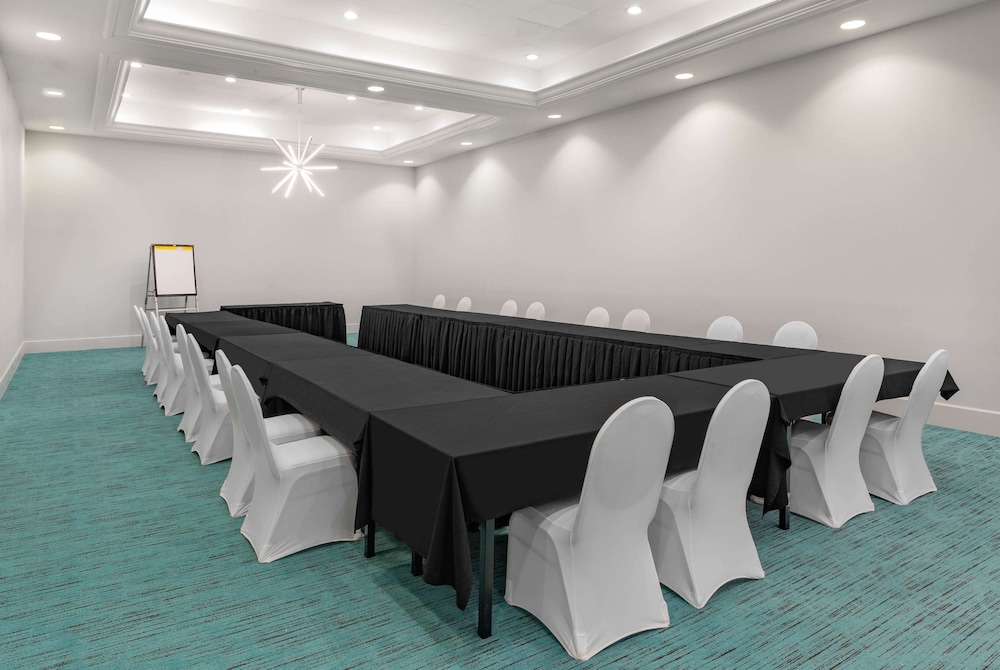 Holiday Inn Resort Kissimmee by the Parks by IHG - photo 60