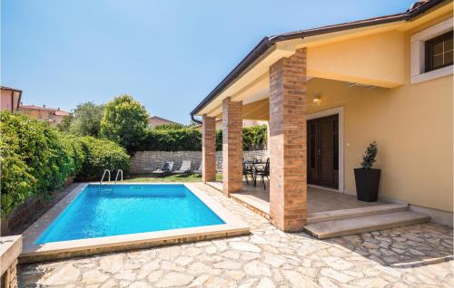 2 Bedroom Stunning Home In Liznjan — 4-Star Luxury Hotel in Liznjan, Croatia