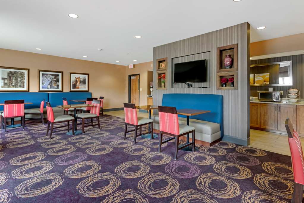 Comfort Inn & Suites Market Airport - photo 32