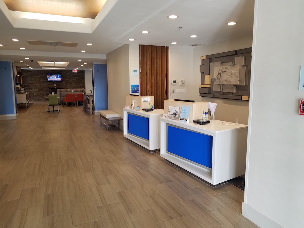 Holiday Inn Express & Suites Dinuba West by IHG - photo 40