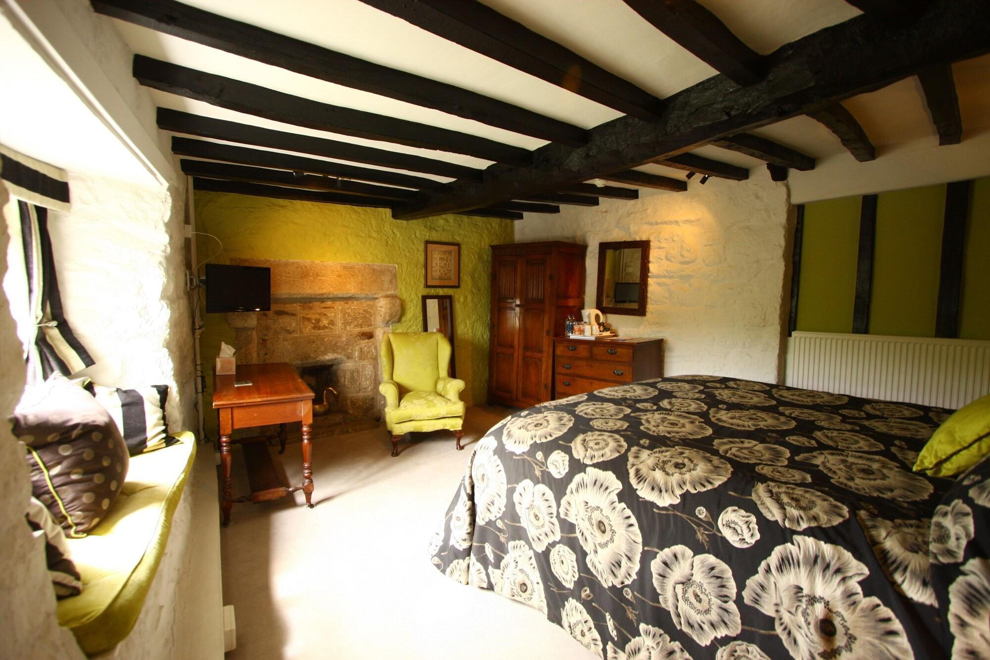 The Oxenham Arms - carbon neutral hotel in Okehampton