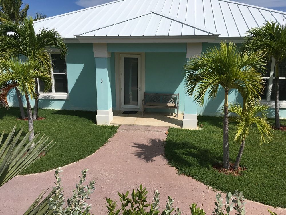 Mermaid Reef Villa #2 — 4-Star Luxury Hotel in Marsh Harbour, Bahamas