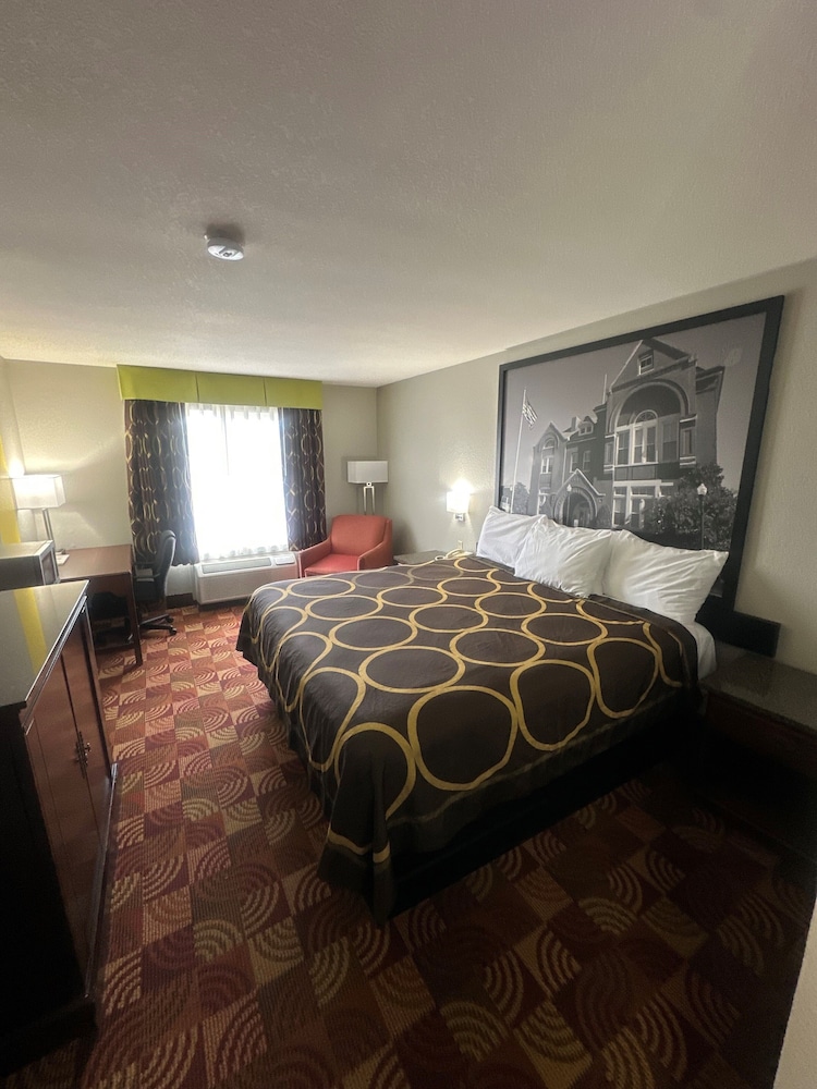 Super 8 by Wyndham Lake of the Ozarks - photo 13