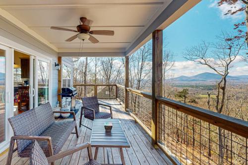 Mountain Top Retreat — Clarkesville — photo 2
