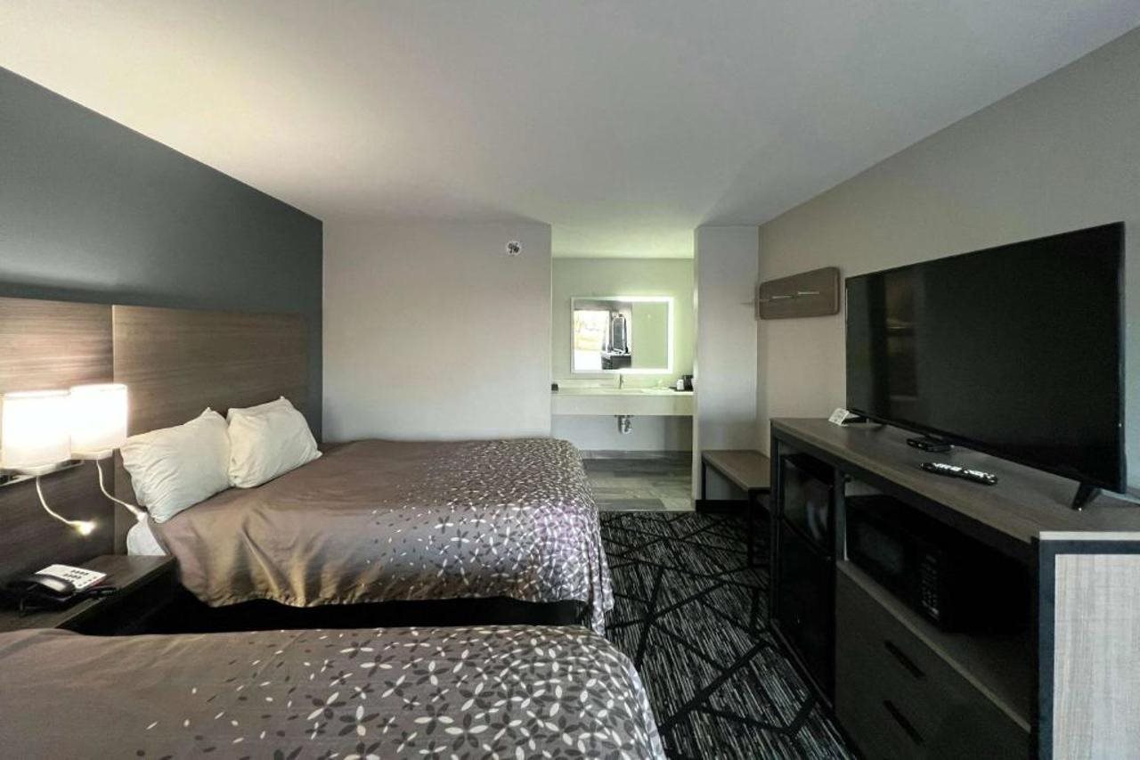 Super 8 by Wyndham Sulphur South - photo 13