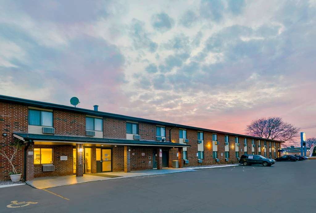 Motel 6 Oak Creek WI - photo 2