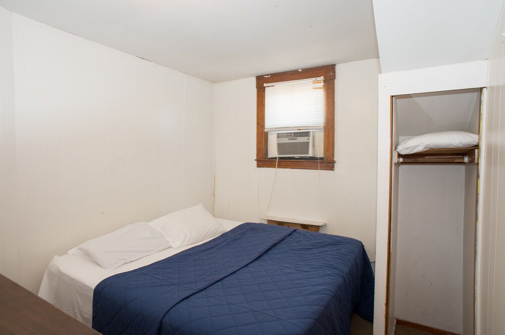 Nautical Motel and Suites - photo 24