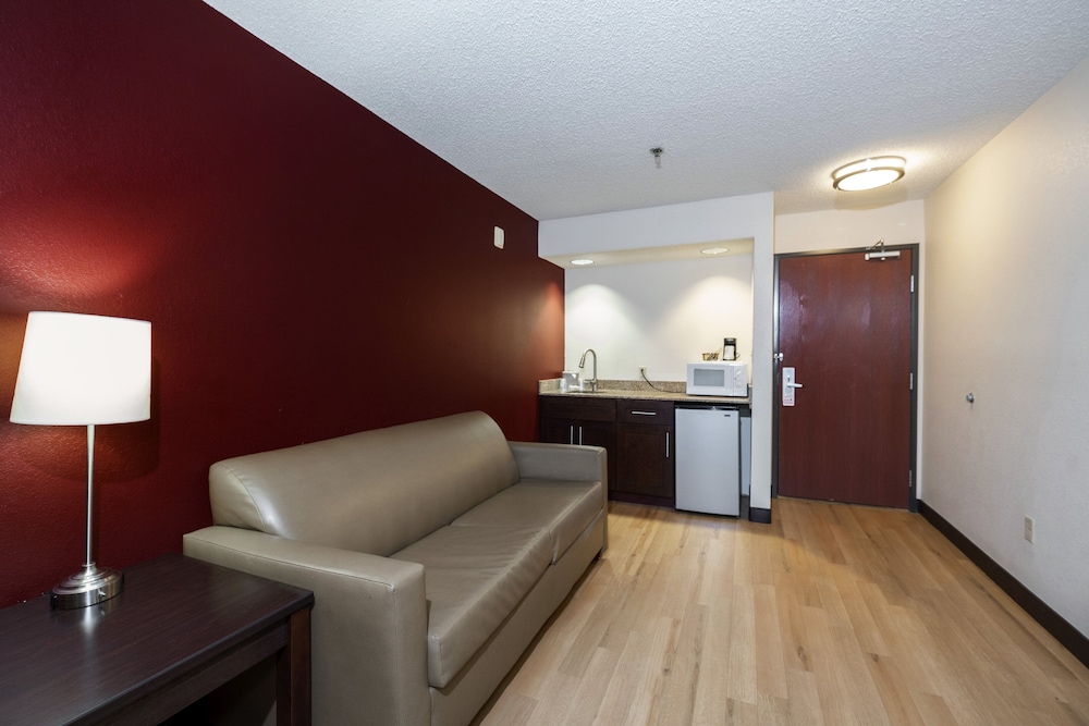 Red Roof Inn & Suites Dover Downtown - photo 9