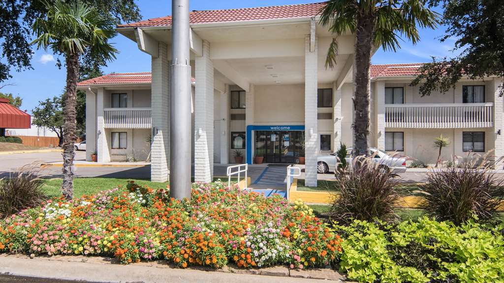 Motel 6 Addison TX Dallas - photo 2