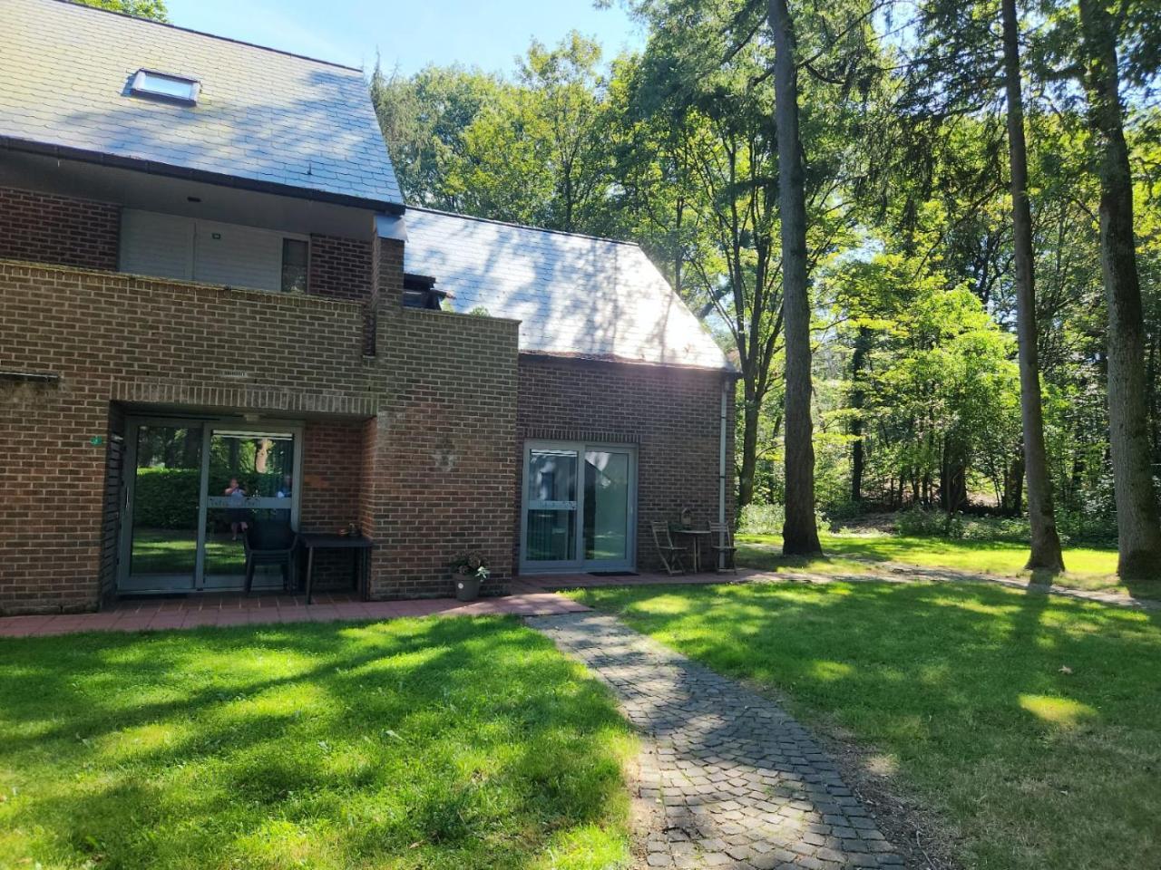 Den 1 Hengelhoef — 4-Star Luxury Hotel in Houthalen, Belgium