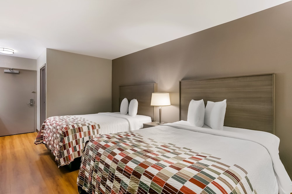 Red Roof Inn Denver - photo 11