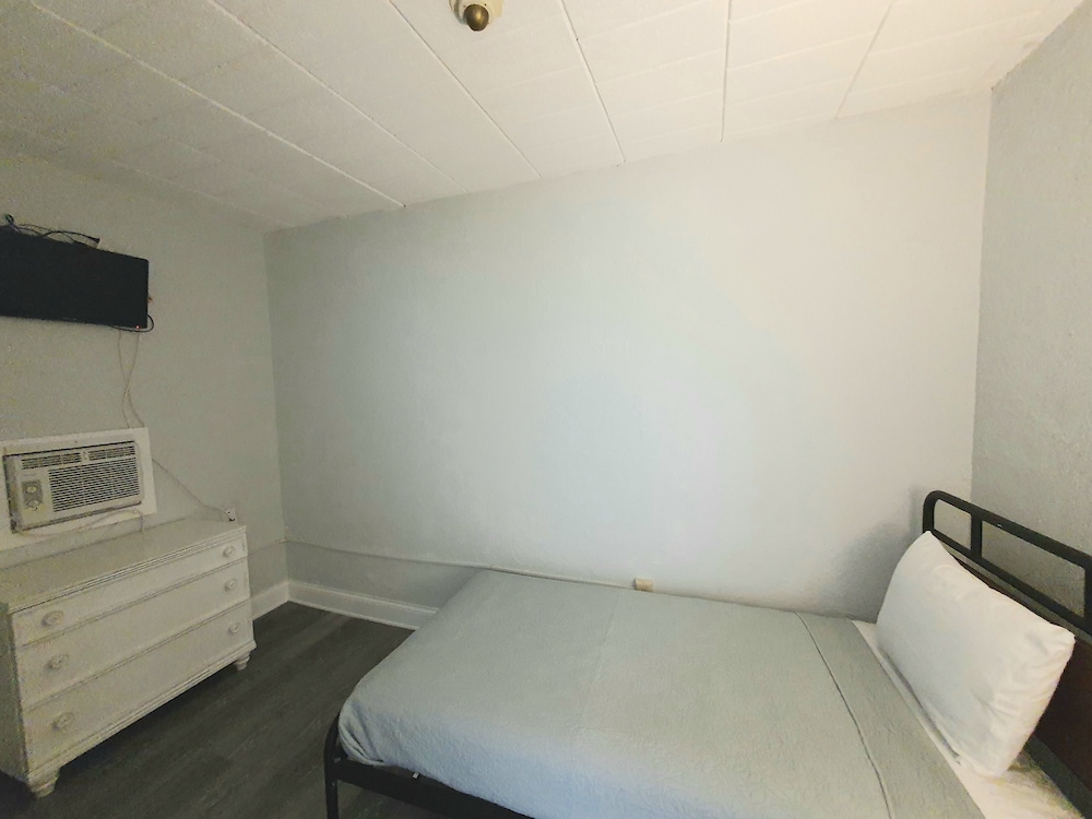The Coral Sands Motel - photo 21