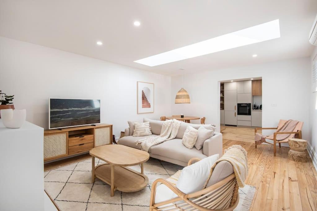 Modern Haven in Vibey Fitzroy Walk to shops — 4-Star Luxury Hotel in Melbourne, Australia