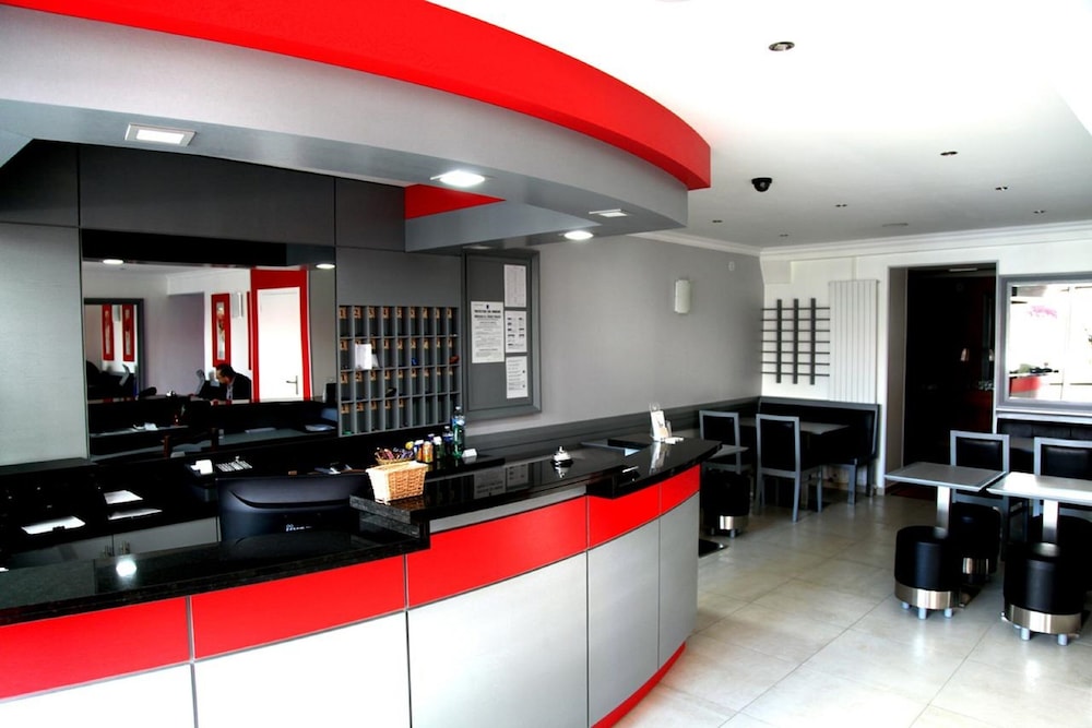 Briand - carbon neutral hotel in Paris