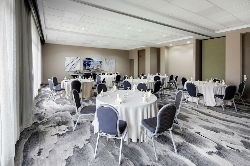 Embassy Suites by Hilton Detroit Troy Auburn Hills - photo 52