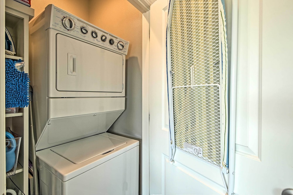 Peaceful Hill Country Hideaway with Pond Views in Wimberley, United States