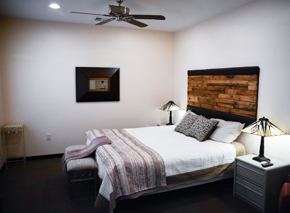 Oasis on the Rim - photo 7