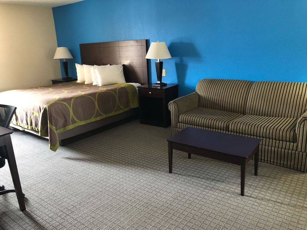 AmeriVu Inn & Suites - photo 8