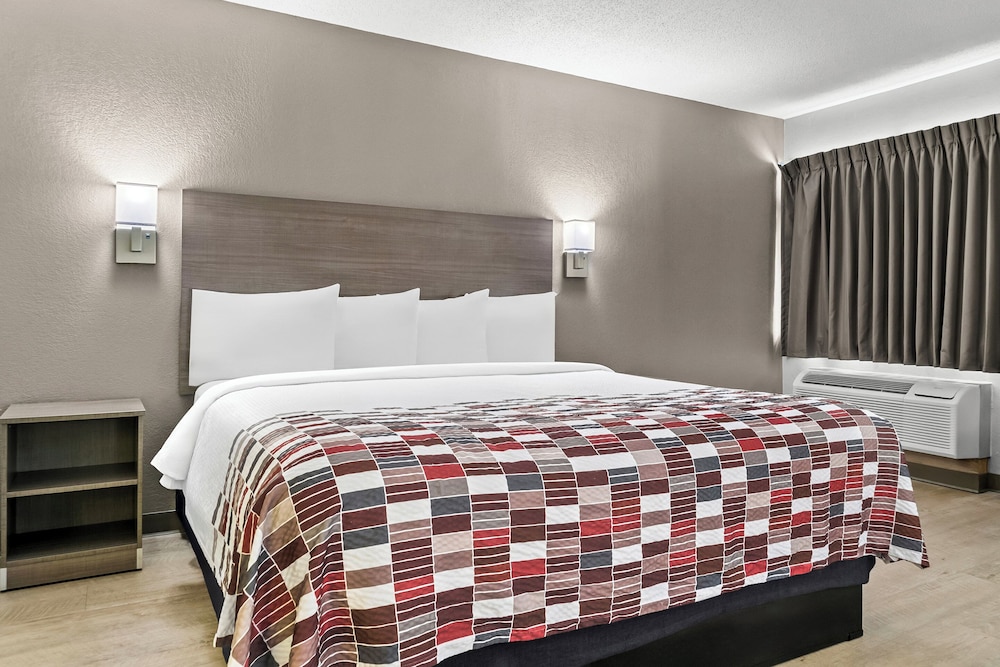 Red Roof Inn Flint - photo 17