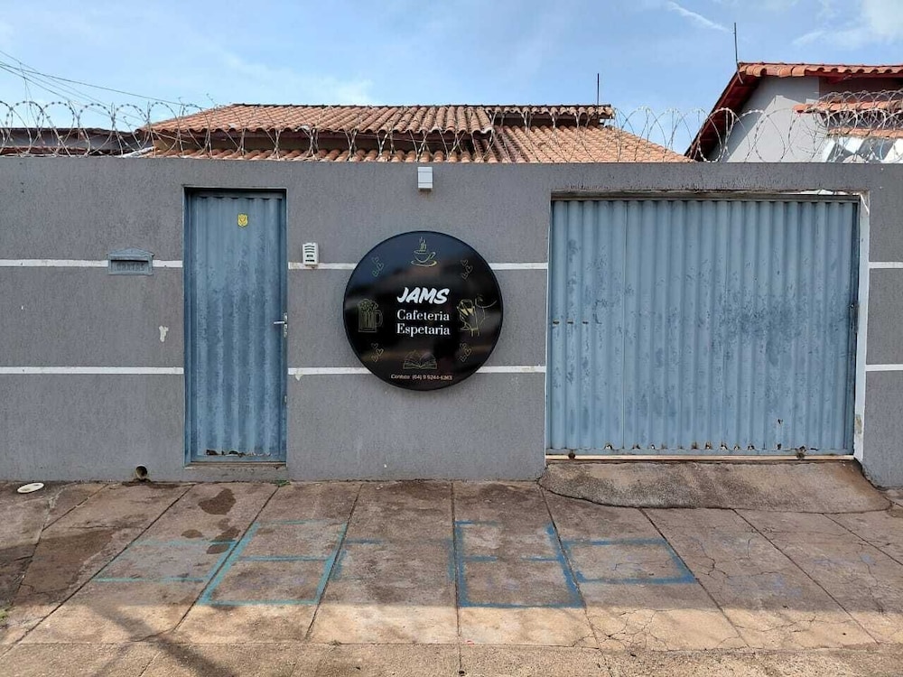 Jams Hostel Pousada em Catalão in Catalao, Brasil