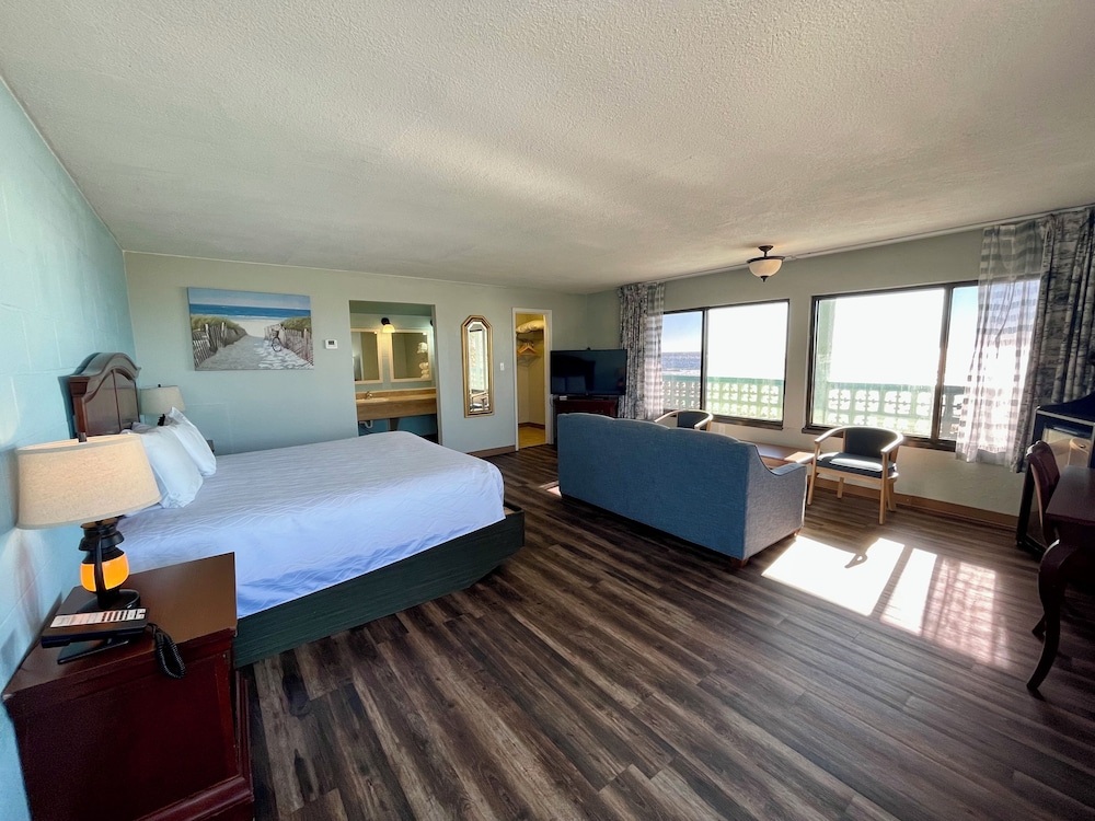 Buccaneer Inn - photo 18