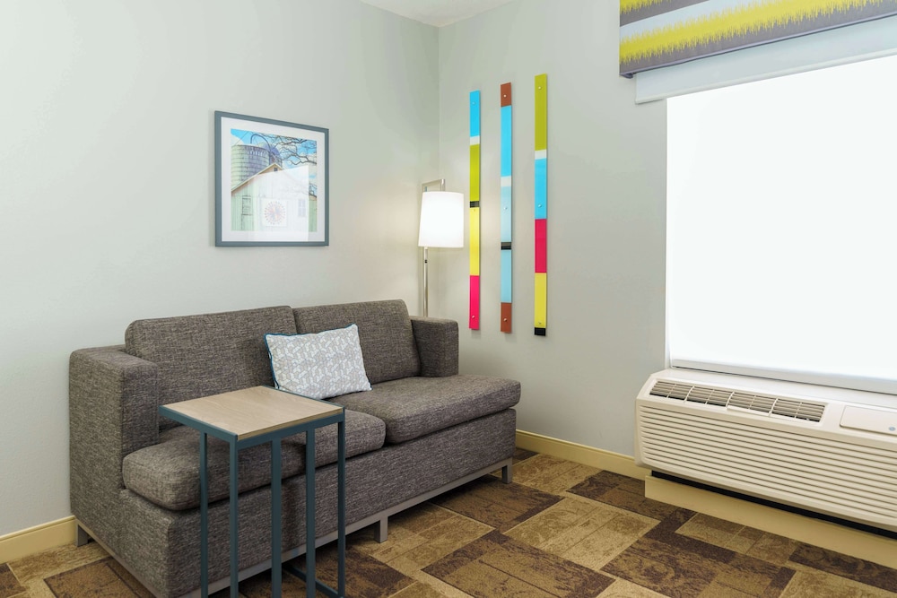 Hampton Inn Garden City - photo 16