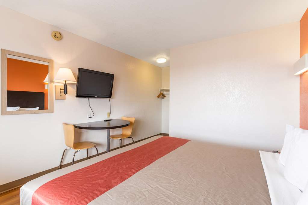Motel 6 Albuquerque NM Northeast - photo 11