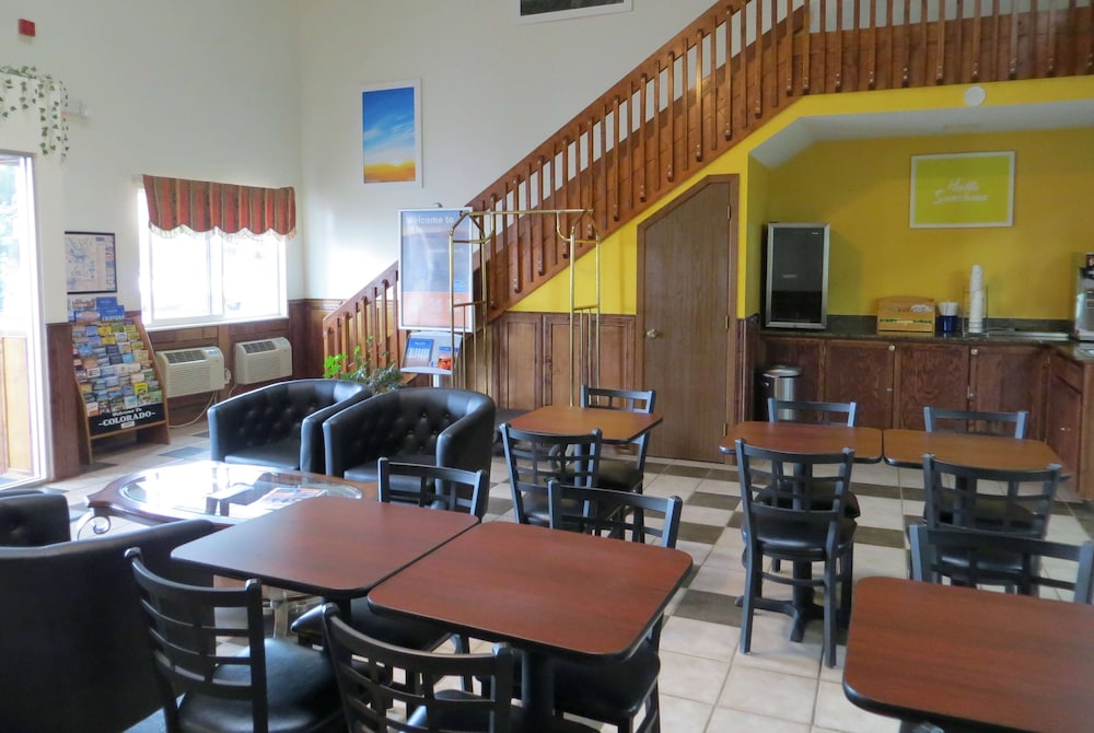 Days Inn by Wyndham Alamosa - photo 42
