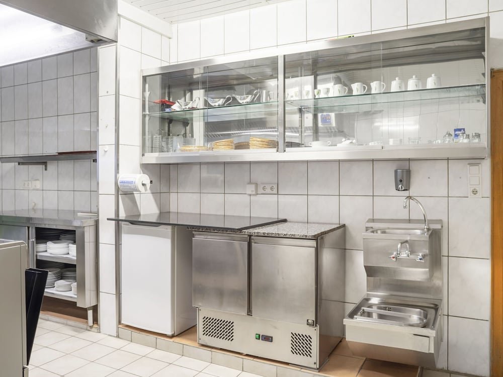 Spacious Holiday Home in Schmallenberg Near Ski Area — 4-Star Luxury Hotel in Schmallenberg, Germany
