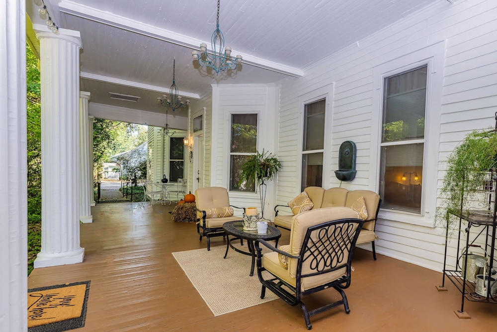 The Veranda Historic Inn - photo 57