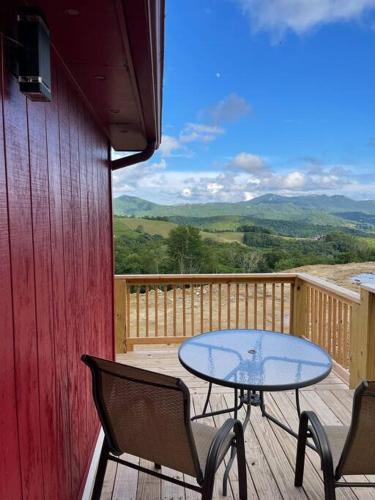 Crestview Spectacular 3 bed 3 bath 5 min to slopes — 4-Star Luxury Hotel in Banner Elk, United States