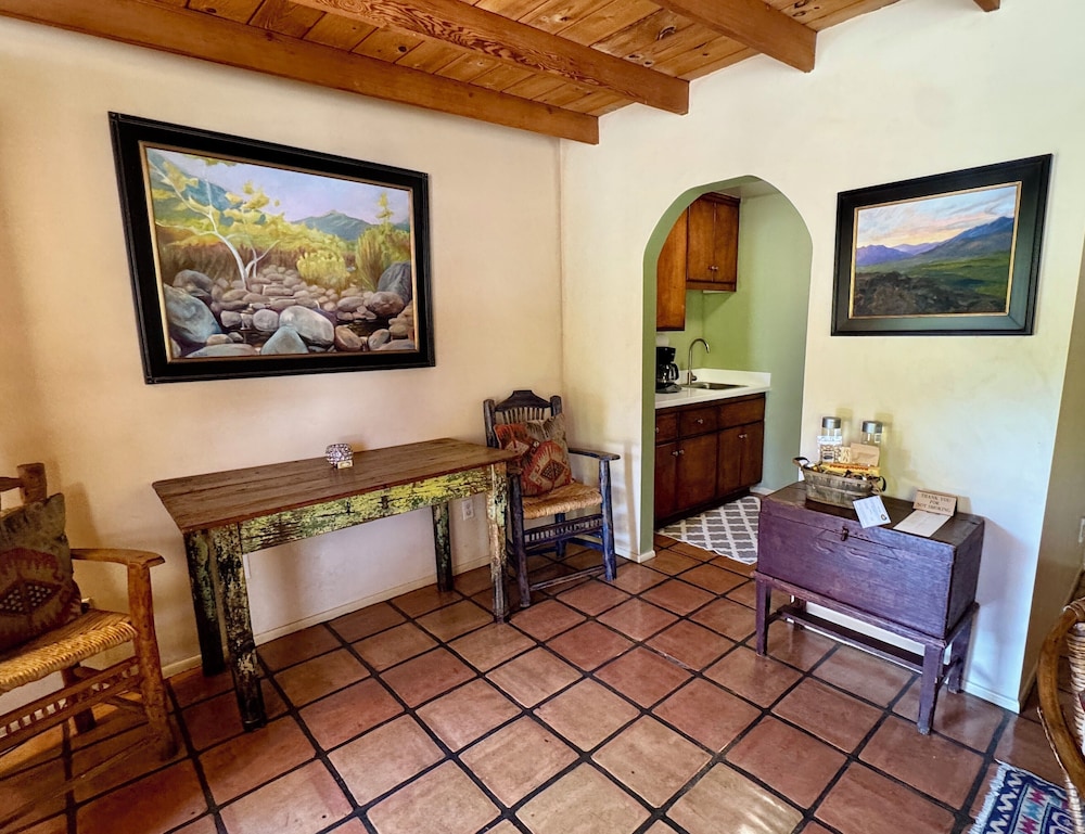 Blue Iguana Inn - photo 16