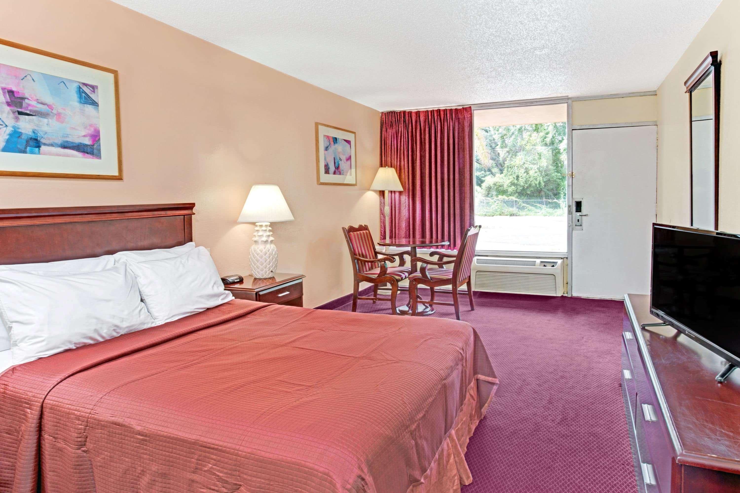 Howard Johnson Inn Tropical Palms Kissimmee - photo 6