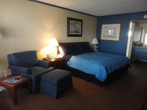 Monterey Inn and Marina - photo 5