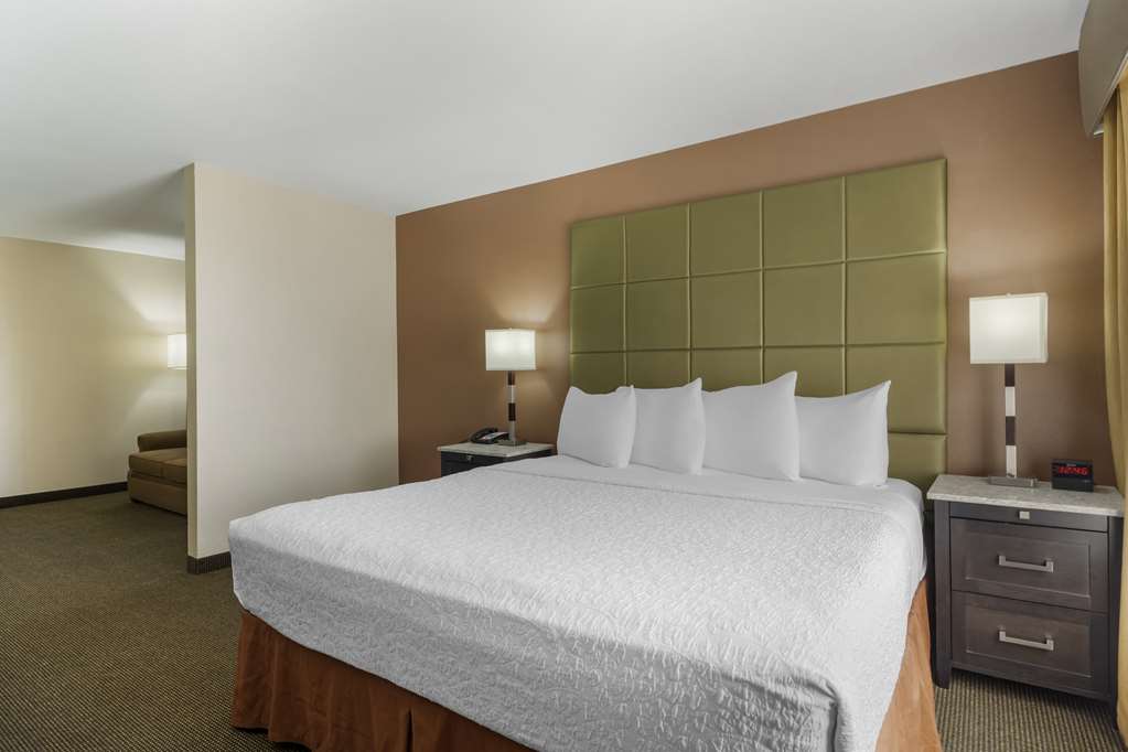 Best Western Plus Country Inn & Suites - photo 12