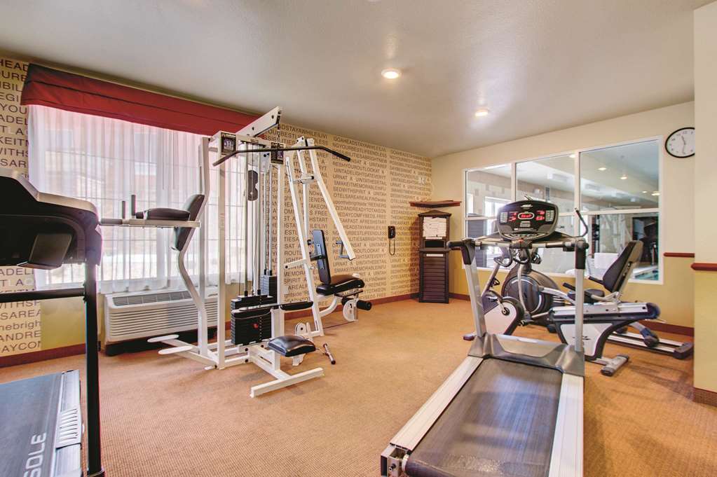 La Quinta Inn & Suites by Wyndham Denver Gateway Park - photo 16