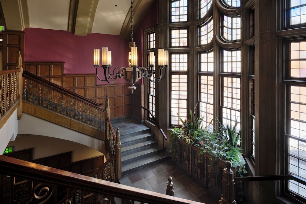 The Union Club Hotel at Purdue University Autograph Collection - photo 95