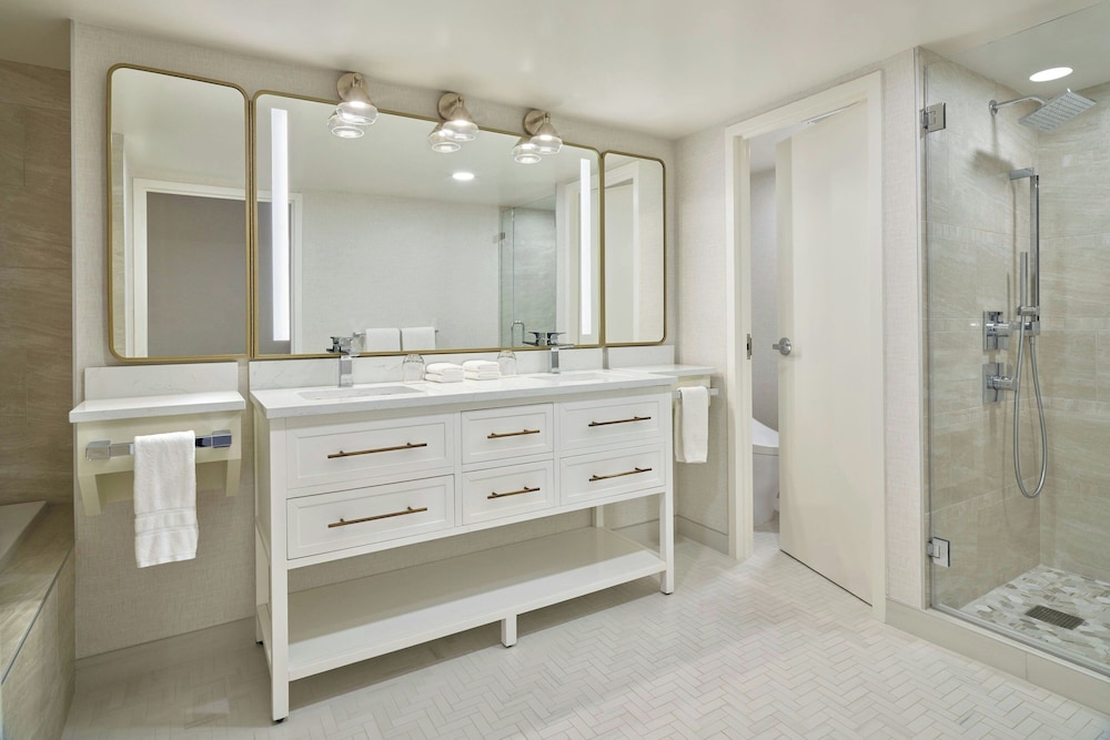 The Westin Kansas City at Crown Center - photo 37