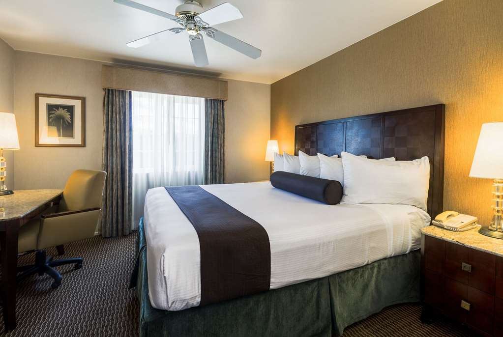 Ramada by Wyndham Costa Mesa Newport Beach - photo 7