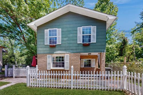 Ecusta Dacha - carbon neutral hotel in Hendersonville