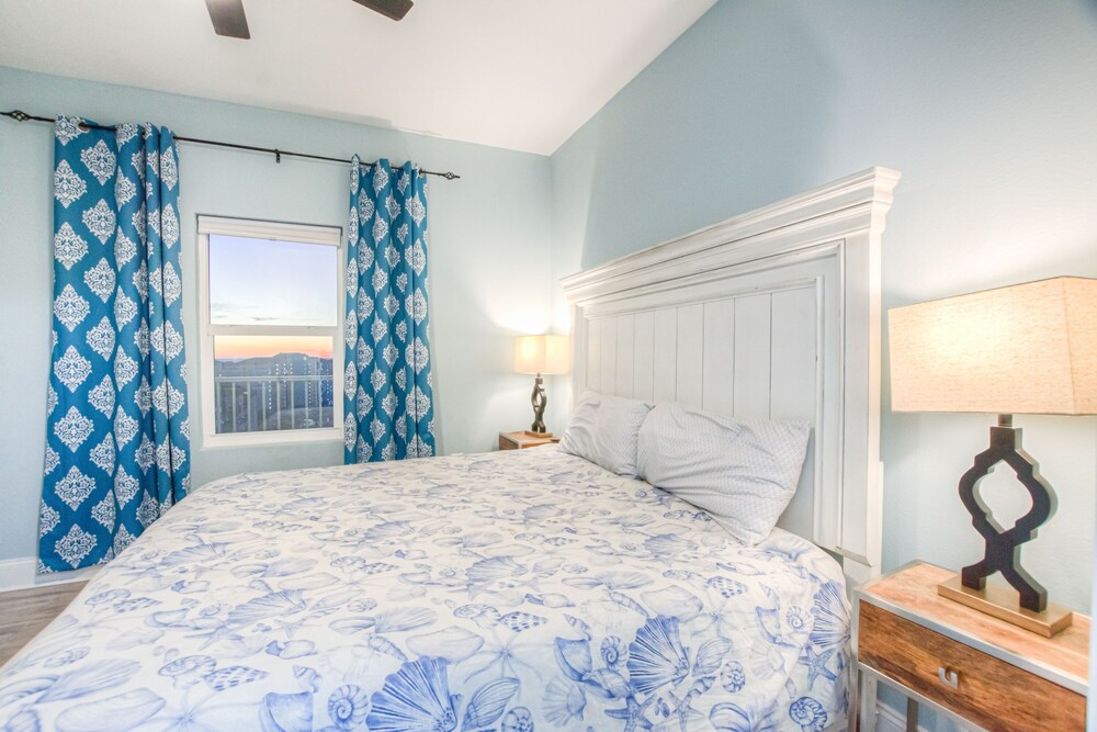 Laketown Wharf Resort by Aneliya's Rentals - photo 203