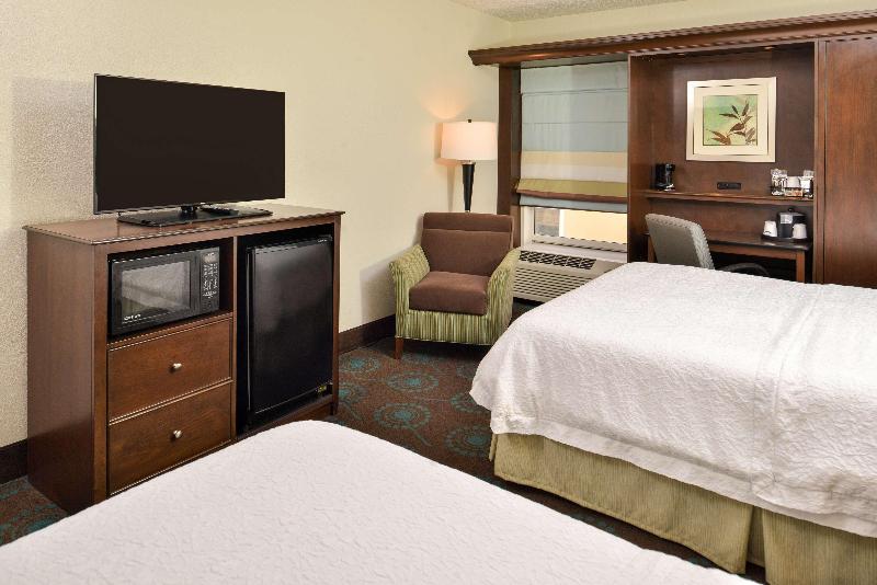 Hampton Inn & Suites Newport News - photo 108