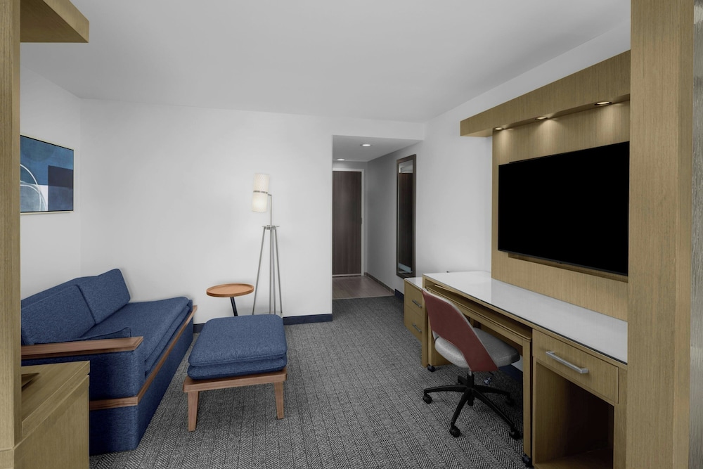 Courtyard by Marriott Orlando South Grande Lakes Area - photo 17