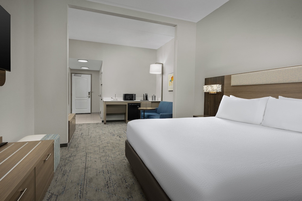 Holiday Inn Express Hotel & Suites Greensboro Airport Area an IHG Hotel - photo 4