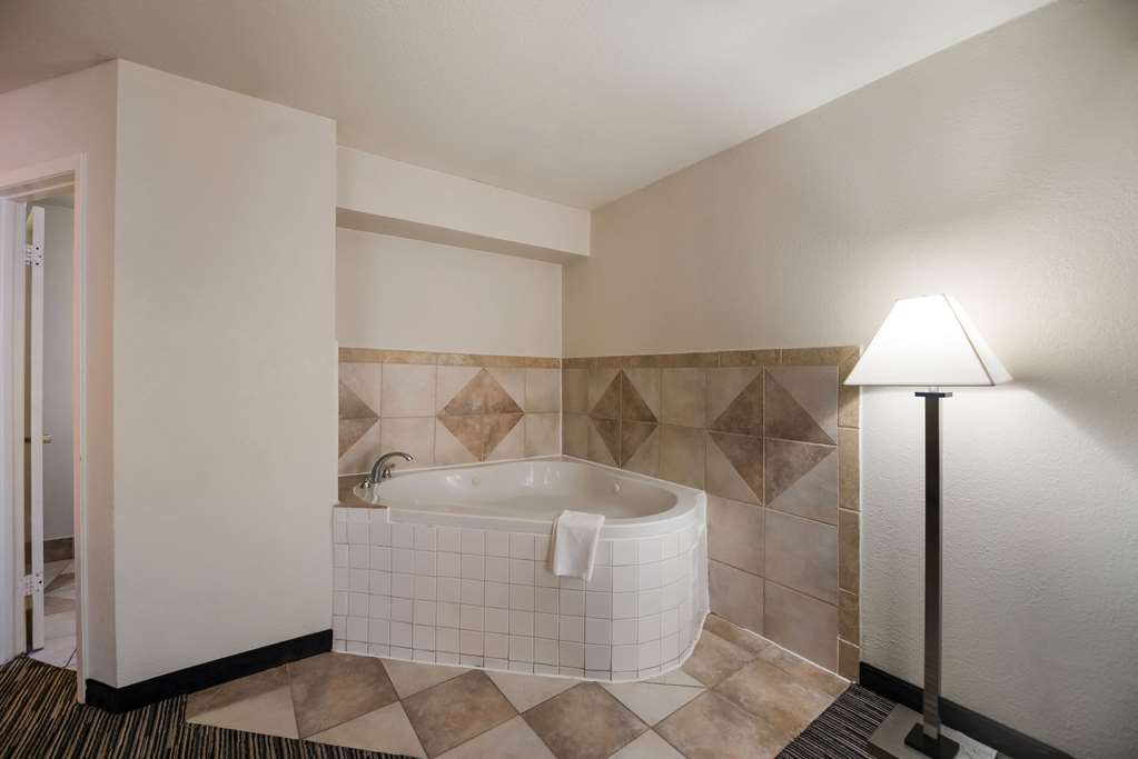 Quality Inn & Suites Lufkin - photo 26