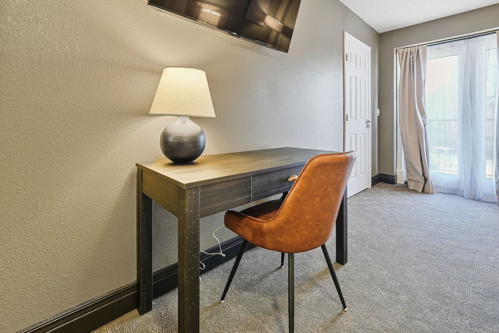 Tremont Lodge & Resort - photo 38