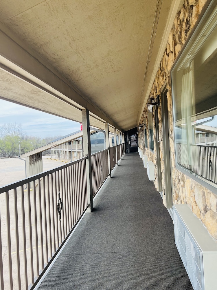 Cattle Country Lodge - photo 38