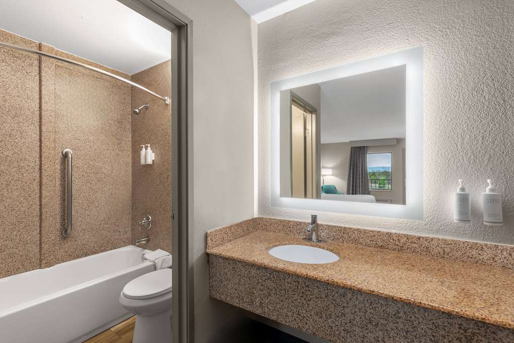 Days Inn by Wyndham Chattanooga Lookout Mountain West - photo 25